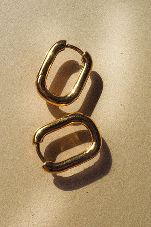 Chain Link Huggies - Gold